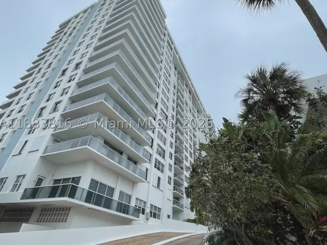 2-bedroom condo for rent in Hollywood - 2751 S Ocean Dr 1204S - MondialRealty