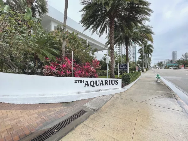 2-bedroom condo for rent in Hollywood - 2751 S Ocean Dr 1204S - MondialRealty