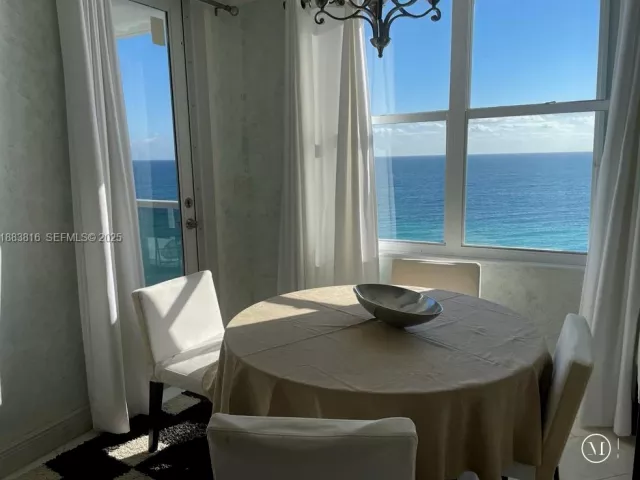2-bedroom condo for rent in Hollywood - 2751 S Ocean Dr 1204S - MondialRealty