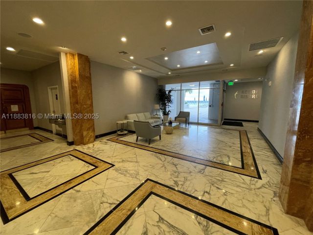 2-bedroom condo for rent in Hollywood - 2751 S Ocean Dr 1204S - MondialRealty