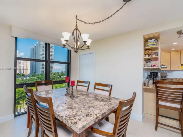2-bedroom condo for sale in Key Biscayne - 1121 Crandon Blvd E501 - MondialRealty