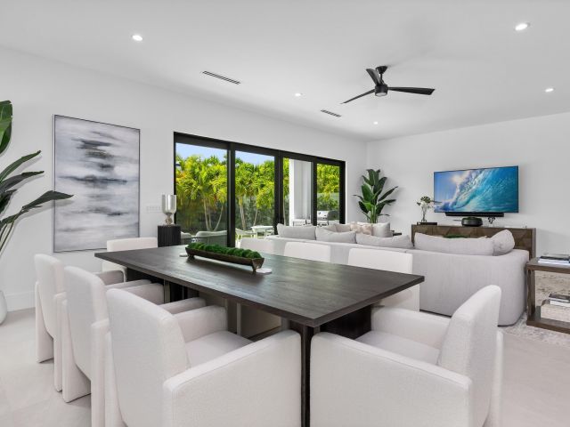 Home for sale at 698 Jeffery Street - photo 6593563