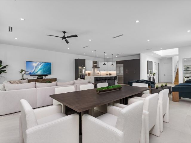 Home for sale at 698 Jeffery Street - photo 6593565