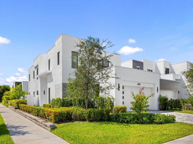 Home for sale at 698 Jeffery Street - photo 6593569