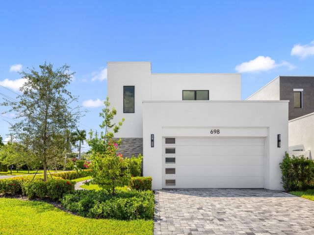 Home for sale at 698 Jeffery Street - photo 6593570