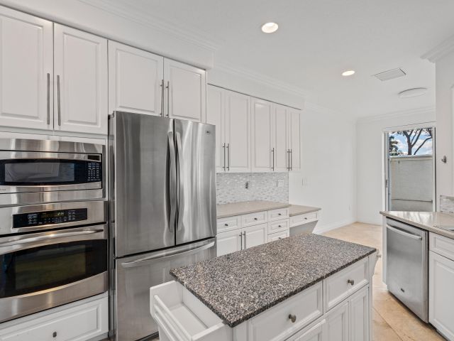 Home for rent at 1468 Mariner Way - photo 6737257