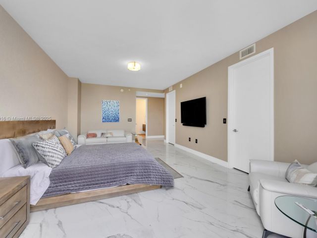 Apartment for sale  Unit #LPH914 - photo 6604155