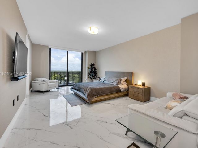 Apartment for sale  Unit #LPH914 - photo 6604156