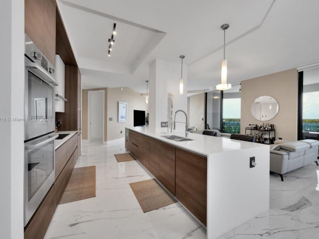 Apartment for sale  Unit #LPH914 - photo 6604165