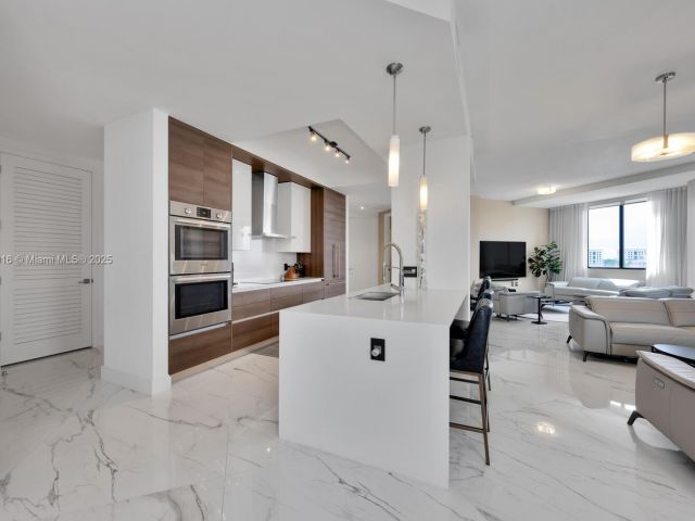 Apartment for sale  Unit #LPH914 - photo 6604166