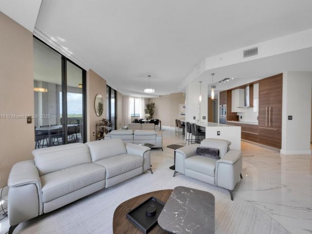 Apartment for sale  Unit #LPH914 - photo 6604172