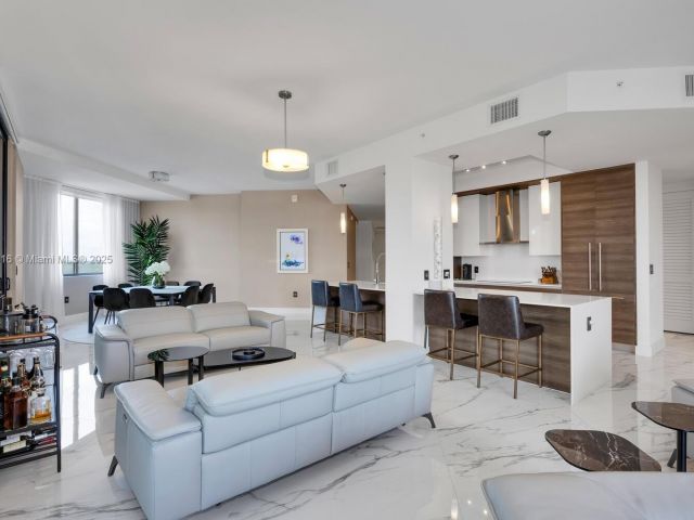 Apartment for sale  Unit #LPH914 - photo 6604173