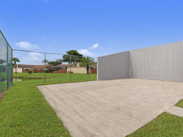 Home for rent at 1315 Summit Run Circle - photo 6592327