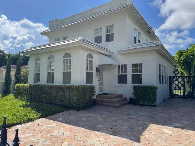 Home for rent at 224 10th Street - photo 6592293