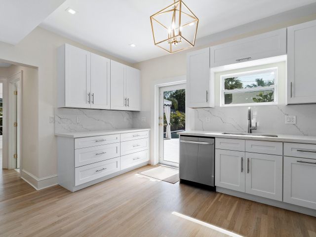 Home for rent at 224 10th Street - photo 6666675