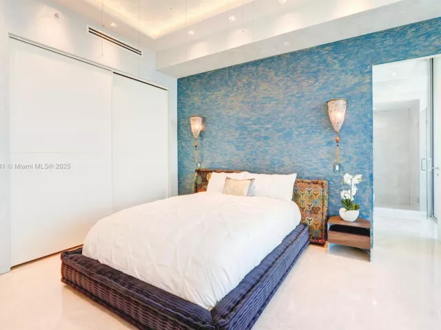 4-bedroom condo for rent in Sunny Isles Beach - 18501 Collins Ave 5001 - MondialRealty