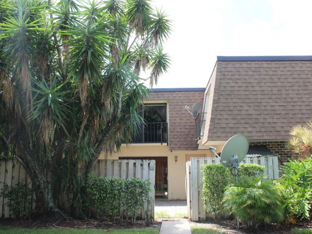 Home for rent at 2950 SW 22nd Circle 4a - photo 6595144