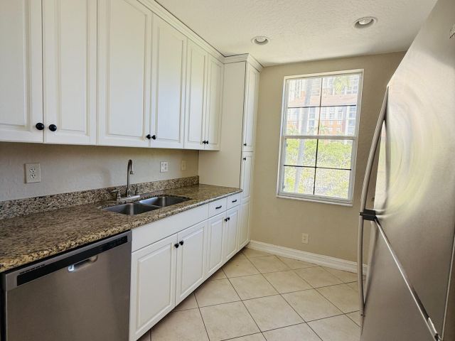 Home for rent at 507 M Street - photo 6659595