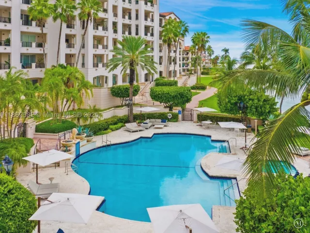3-bedroom condo for sale in Miami Beach - 5053 Fisher Island Dr 5053 - MondialRealty