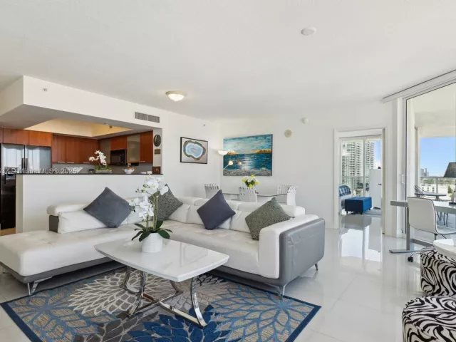 2-bedroom condo for rent in Sunny Isles Beach - 16699 Collins Ave 1407 - MondialRealty