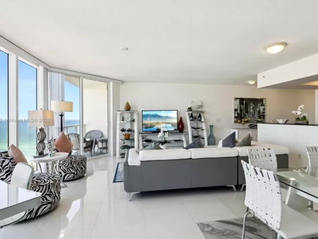2-bedroom condo for rent in Sunny Isles Beach - 16699 Collins Ave 1407 - MondialRealty