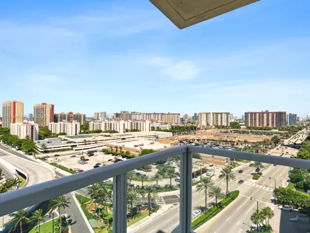 2-bedroom condo for rent in Sunny Isles Beach - 16699 Collins Ave 1407 - MondialRealty