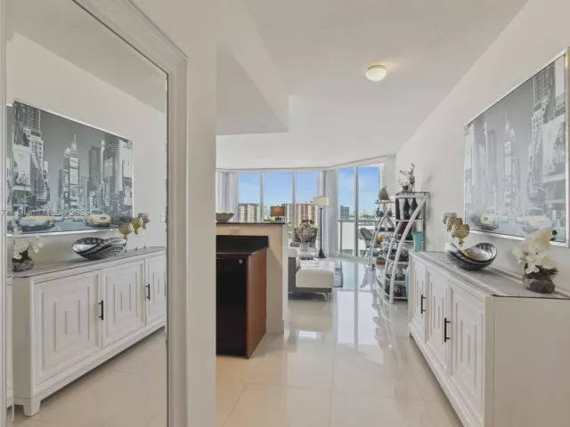 2-bedroom condo for rent in Sunny Isles Beach - 16699 Collins Ave 1407 - MondialRealty