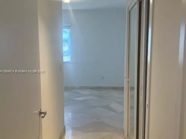 2-bedroom condo for rent in Miami - 1050 BRICKELL 3314 - MondialRealty