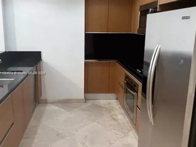 2-bedroom condo for rent in Miami - 1050 BRICKELL 3314 - MondialRealty