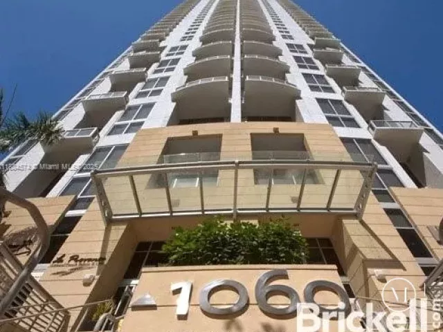 2-bedroom condo for rent in Miami - 1050 BRICKELL 3314 - MondialRealty
