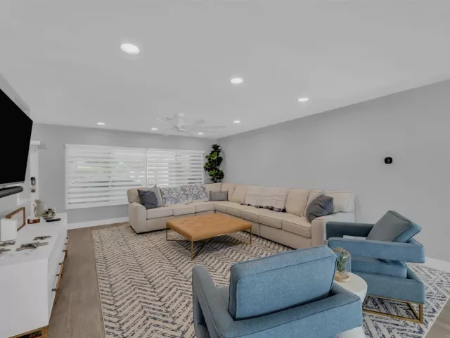 3-bedroom home for rent in Pompano Beach - 2005 N Riverside Drive - MondialRealty