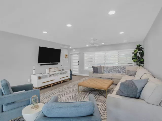 3-bedroom home for rent in Pompano Beach - 2005 N Riverside Drive - MondialRealty