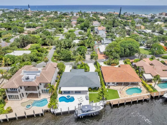 3-bedroom home for rent in Pompano Beach - 2005 N Riverside Drive - MondialRealty