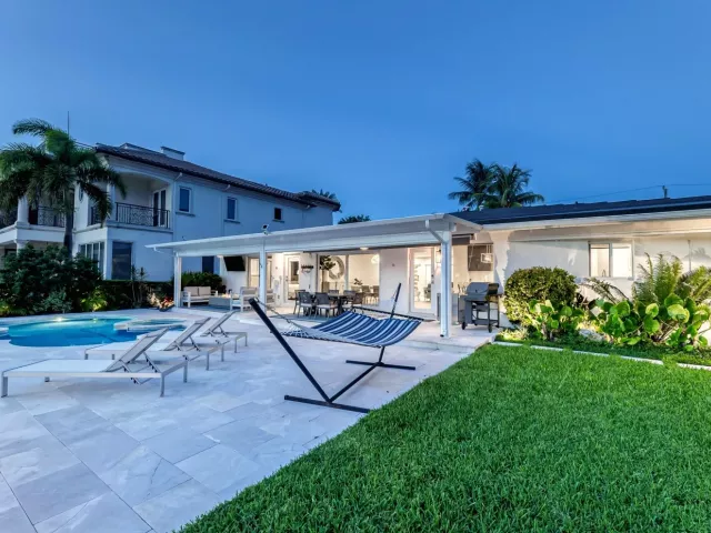 3-bedroom home for rent in Pompano Beach - 2005 N Riverside Drive - MondialRealty