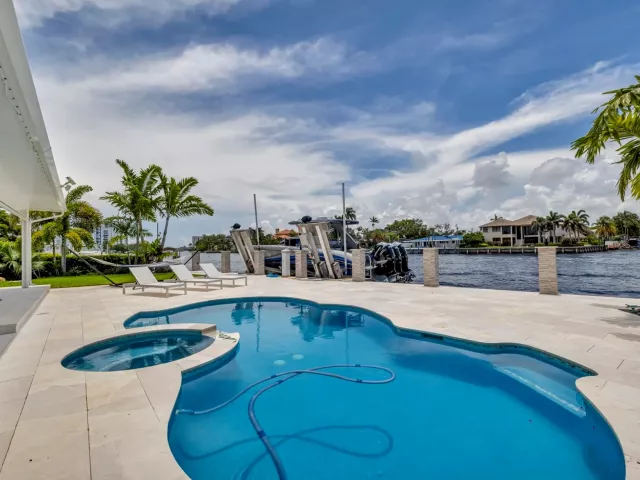 3-bedroom home for rent in Pompano Beach - 2005 N Riverside Drive - MondialRealty