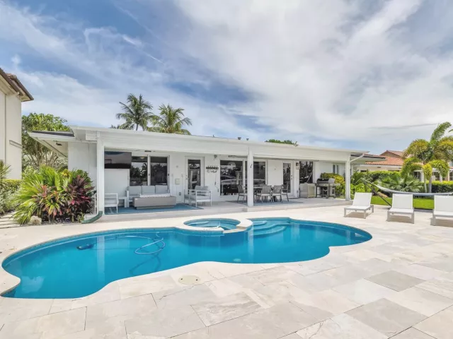 3-bedroom home for rent in Pompano Beach - 2005 N Riverside Drive - MondialRealty