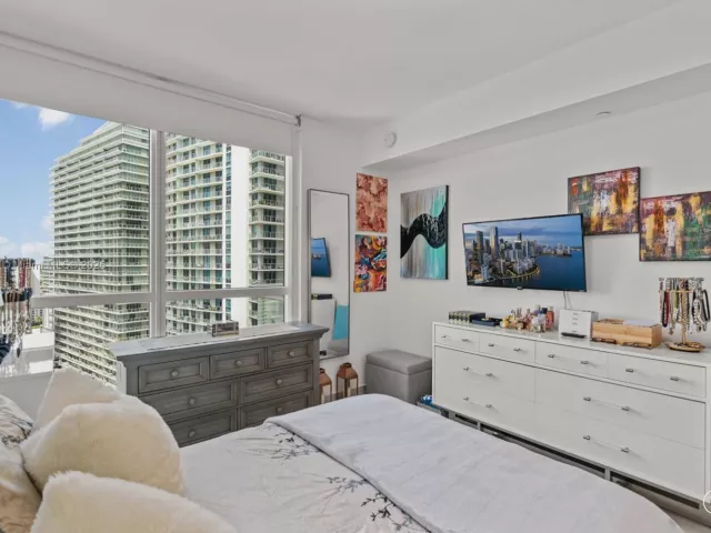 1-bedroom condo for sale in Miami - 1080 Brickell Ave 2503 - MondialRealty