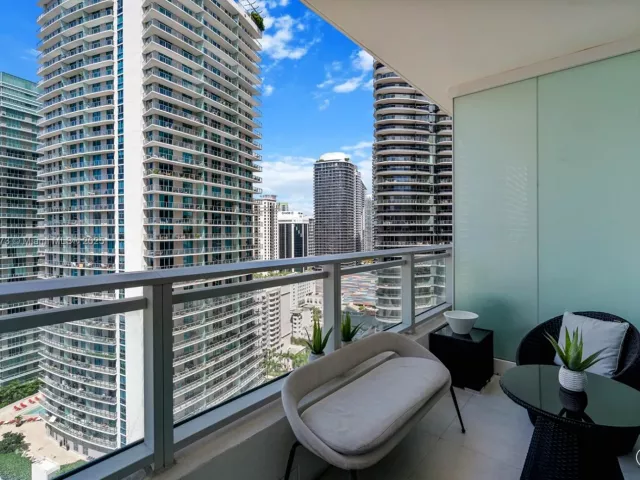1-bedroom condo for sale in Miami - 1080 Brickell Ave 2503 - MondialRealty