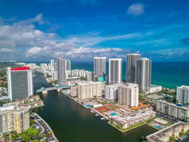 1-bedroom condo for sale in Hallandale Beach - 1865 S Ocean Dr 16B - MondialRealty