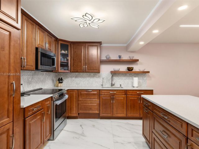 1-bedroom condo for sale in Hallandale Beach - 1865 S Ocean Dr 16B - MondialRealty