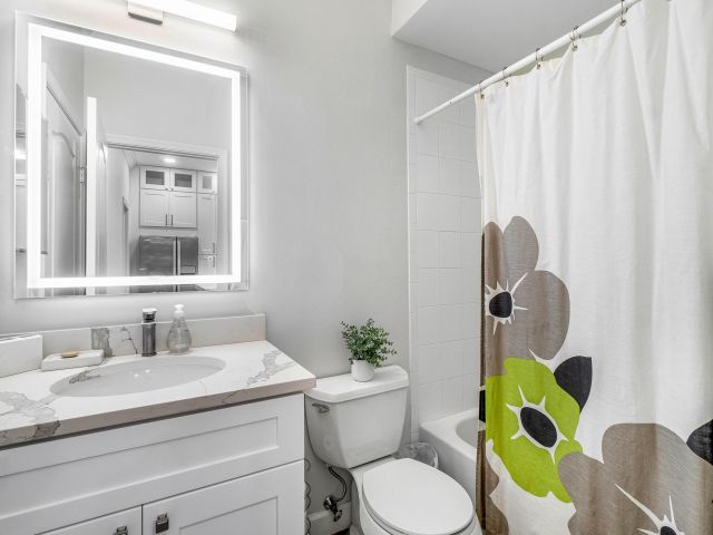 Home for rent at 65 SE 5th Avenue B - photo 6594827