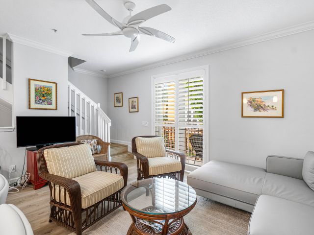 Home for rent at 65 SE 5th Avenue B - photo 6594830