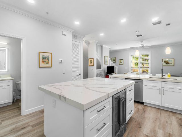 Home for rent at 65 SE 5th Avenue B - photo 6594834