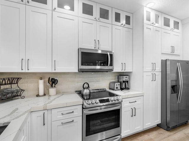 Home for rent at 65 SE 5th Avenue B - photo 6594835