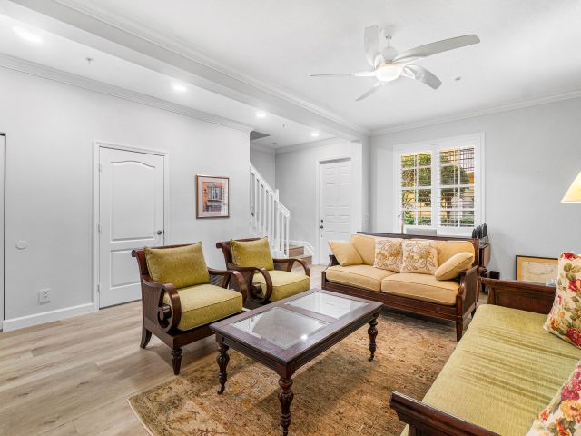 Home for rent at 65 SE 5th Avenue B - photo 6594837