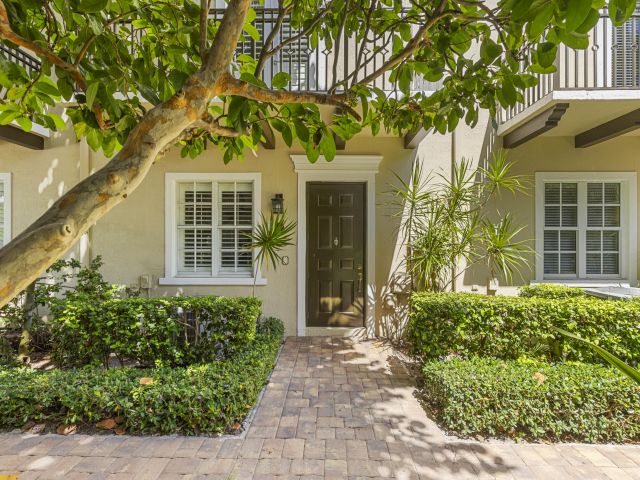 Home for rent at 65 SE 5th Avenue B - photo 6594843