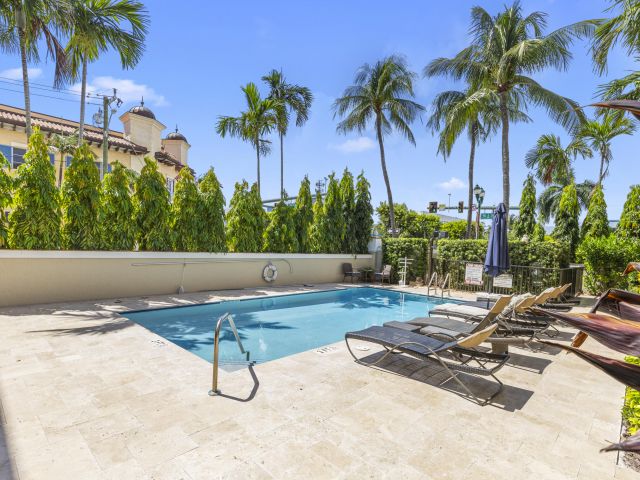 Home for rent at 65 SE 5th Avenue B - photo 6594844