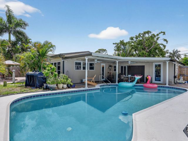 Home for sale at 2133 Coral Gardens Drive - photo 6575697