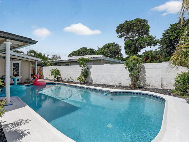 Home for sale at 2133 Coral Gardens Drive - photo 6575698