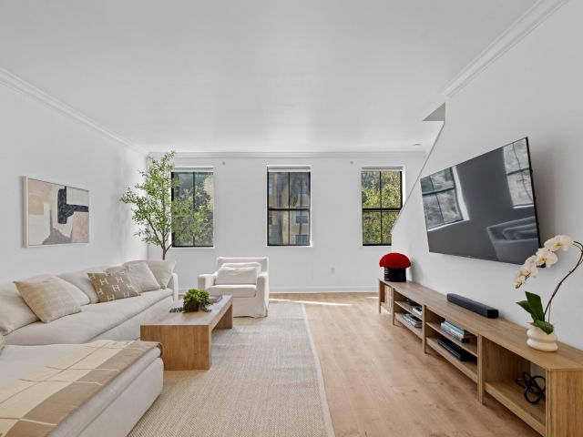 Home for rent at 687 Hibiscus Street - photo 6592193